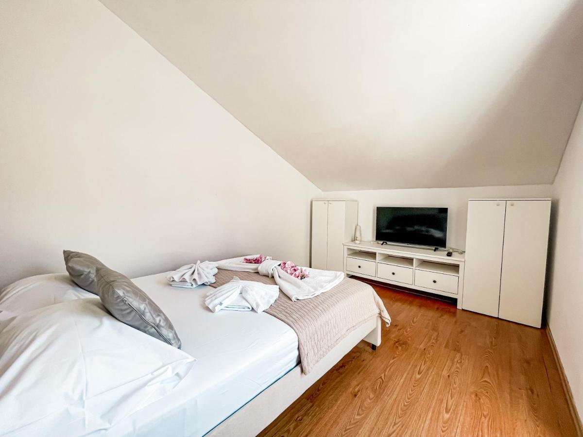 Perla Apartments Bol Buitenkant foto